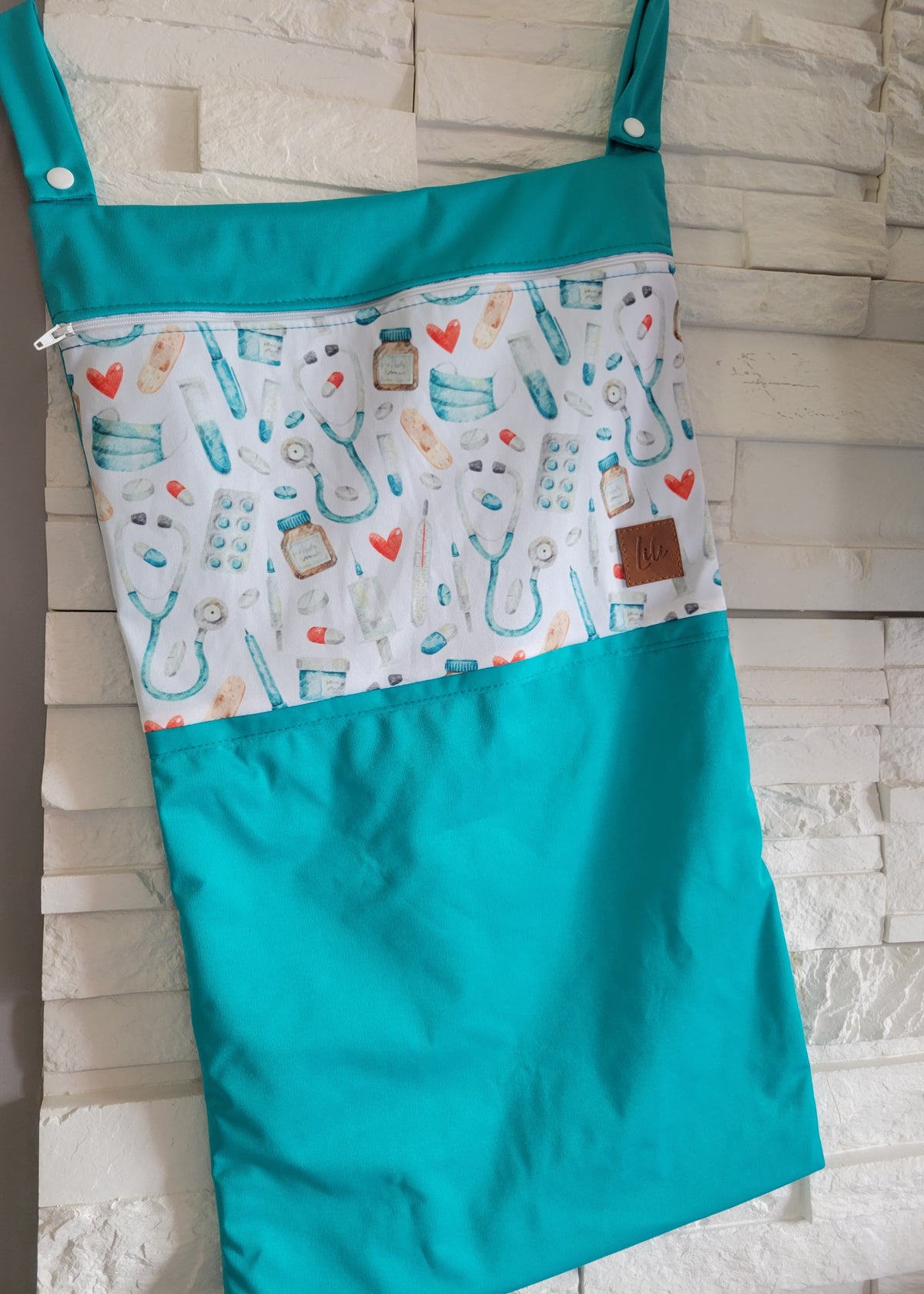 Hanging waterproof bag | Nurse