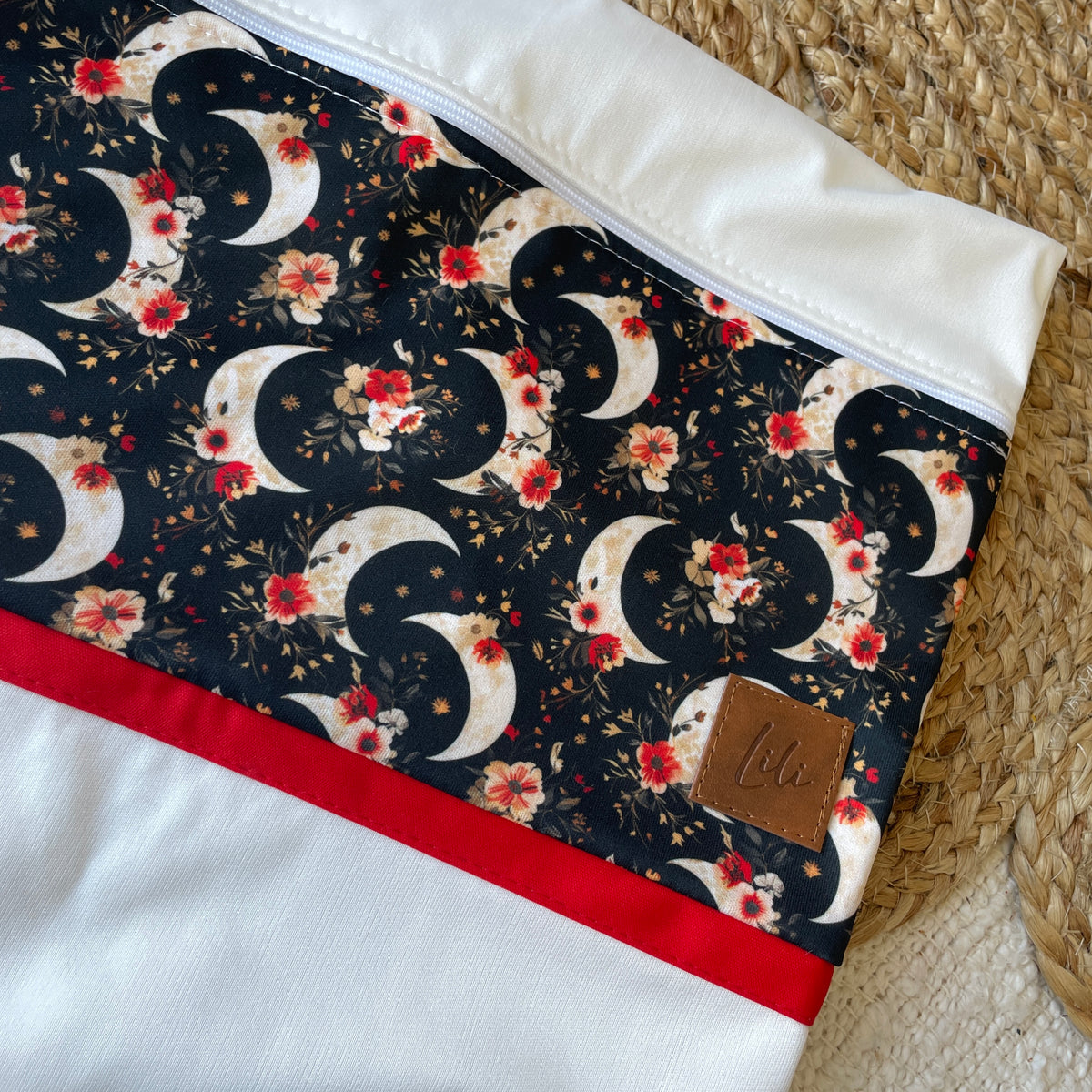 Hanging waterproof bag | Flowery crescent