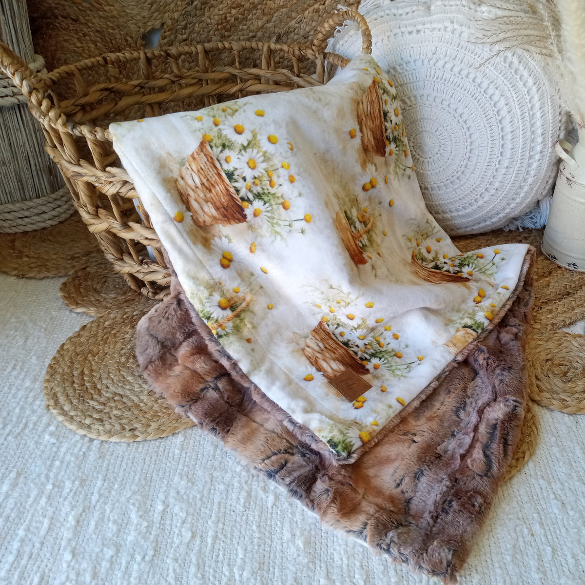 Simple comforter ready to go | Daisies [Minky/Faux Fur]