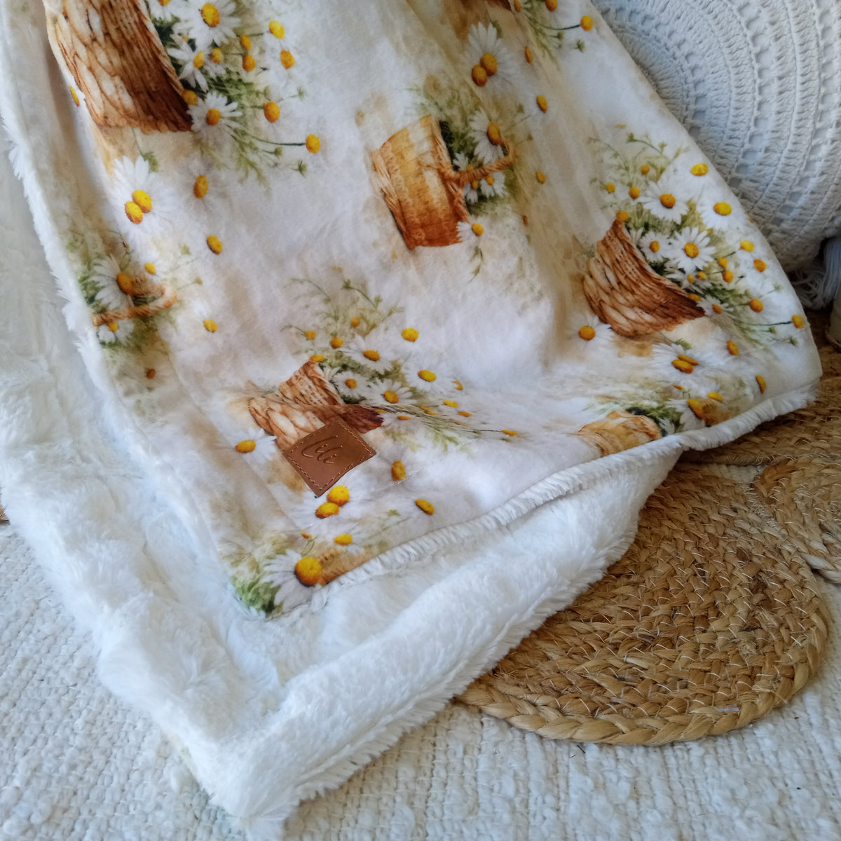 Simple comforter ready to go | Daisies [Minky/Faux Fur]