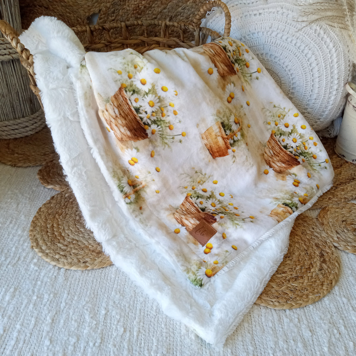 Simple comforter ready to go | Daisies [Minky/Faux Fur]