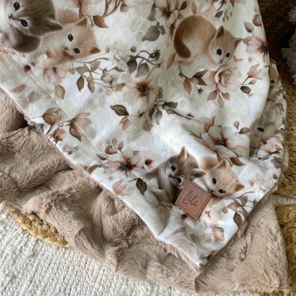 Simple comforter ready to go | Miaw miaw [Minky/Faux Fur]